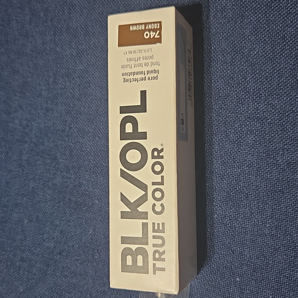 NIB BLK OPL #740 EBONY BROWN True Color Pore Perfecting Liquid Foundation 1.0oz